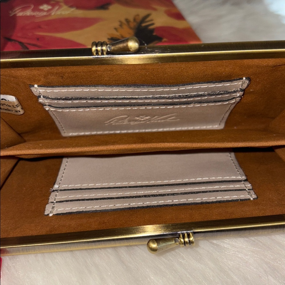 Patricia Nash EFFIE Kiss Locked Wallet - Picture 3 of 4